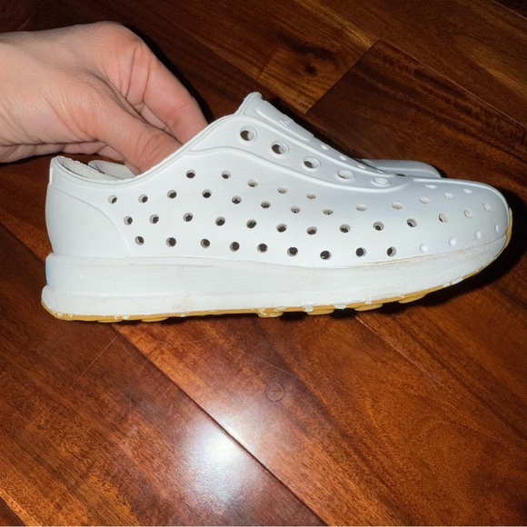 Native Kids Water Shoes - White and Tan - Picture 7 of 14